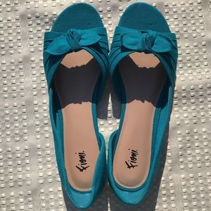 Open toe flats